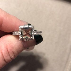 White topaz with grey spinel ring